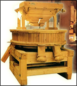オーストリア生まれの手作り木製電動石臼製粉機　MOLAシリーズ